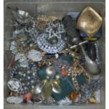 A box of costume jewellery.