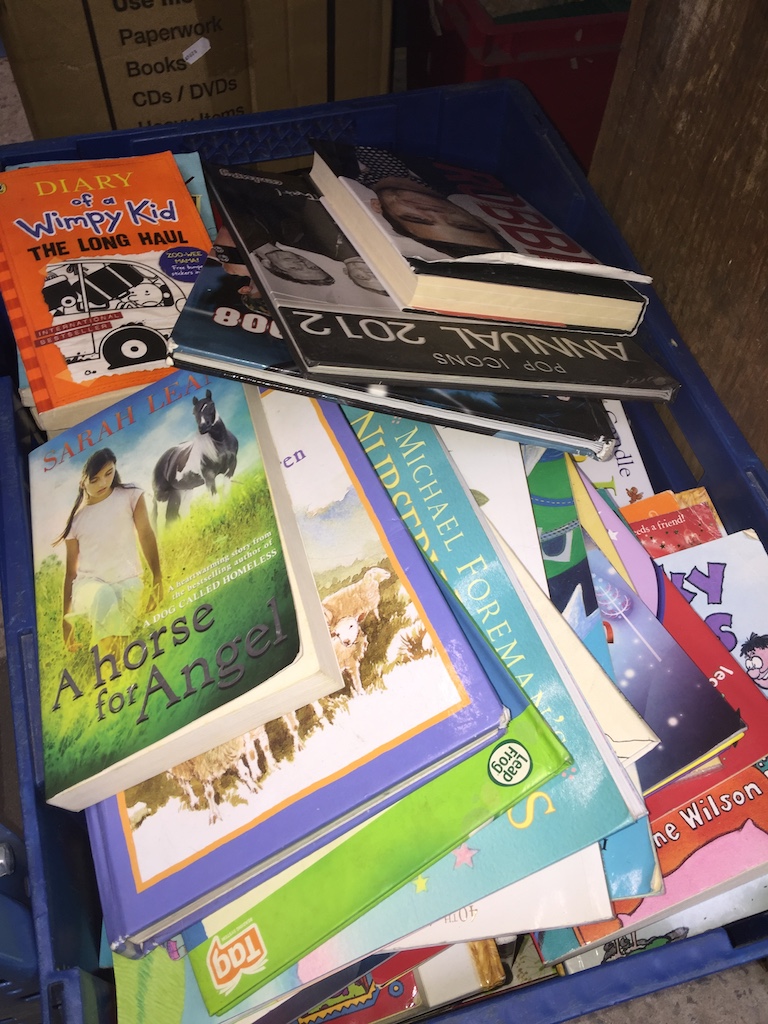 A box of children's books. Catalogue only, live bidding available via our webiste. If you require