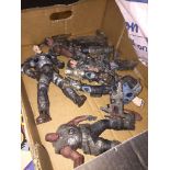 5 Gears of War collectable soldier figures from 2006-2007 and 2008. Catalogue only, live bidding