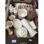 Box of pottery Catalogue only, live bidding available via our webiste. If you require P&P please