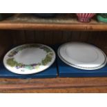 2 Royal Worcester boxed cale plates Vine Harvest and Francesca Catalogue only, live bidding