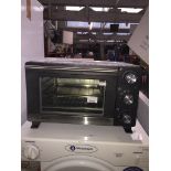 An Ambiano small grill/oven Catalogue only, live bidding available via our website, if you require