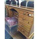 A pine dressing table/desk Catalogue only, live bidding available via our website, if you require