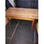 An oak coffee table Please note, lots 1-1000 are not available for live bidding on the-saleroom.com,