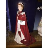 Modern Royal Worcester figure of The Queen Please note, lots 1-1000 are not available for live