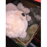 A box of soft toys Please note, lots 1-1000 are not available for live bidding on the-saleroom.
