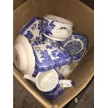 Box of blue and white pottery Please note, lots 1-1000 are not available for live bidding on the-