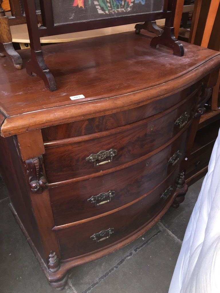 A Victorian mahogany bow front chest of drawers Please note, lots 1-1000 are not available for