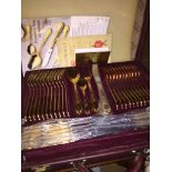 A brief case canteen of gold plated cutlery. Please note, lots 1-1000 are not available for live