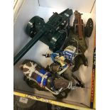 Box with metal model guns etc. Please note, lots 1-1000 are not available for live bidding on the-