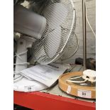 2 oscillating desk fans Please note, lots 1-1000 are not available for live bidding on the-