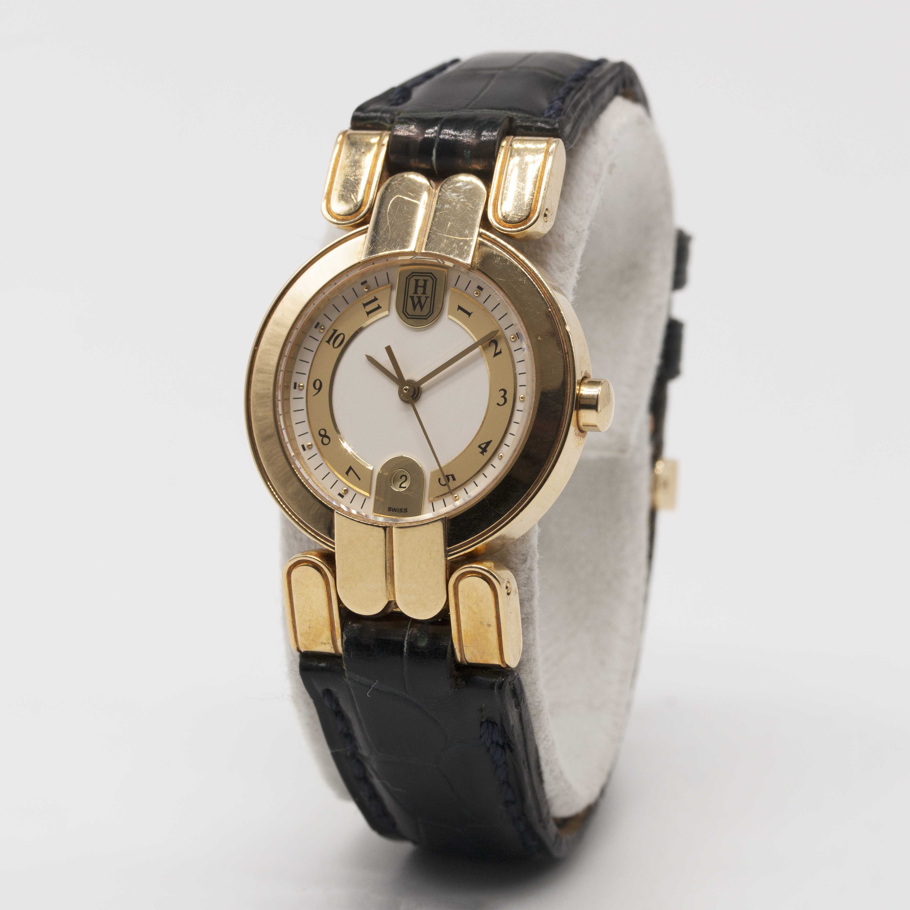 A LADIES 18K SOLID GOLD HARRY WINSTON WRIST WATCH CIRCA 1990s Movement: Quartz. Case: Diameter - Image 3 of 7