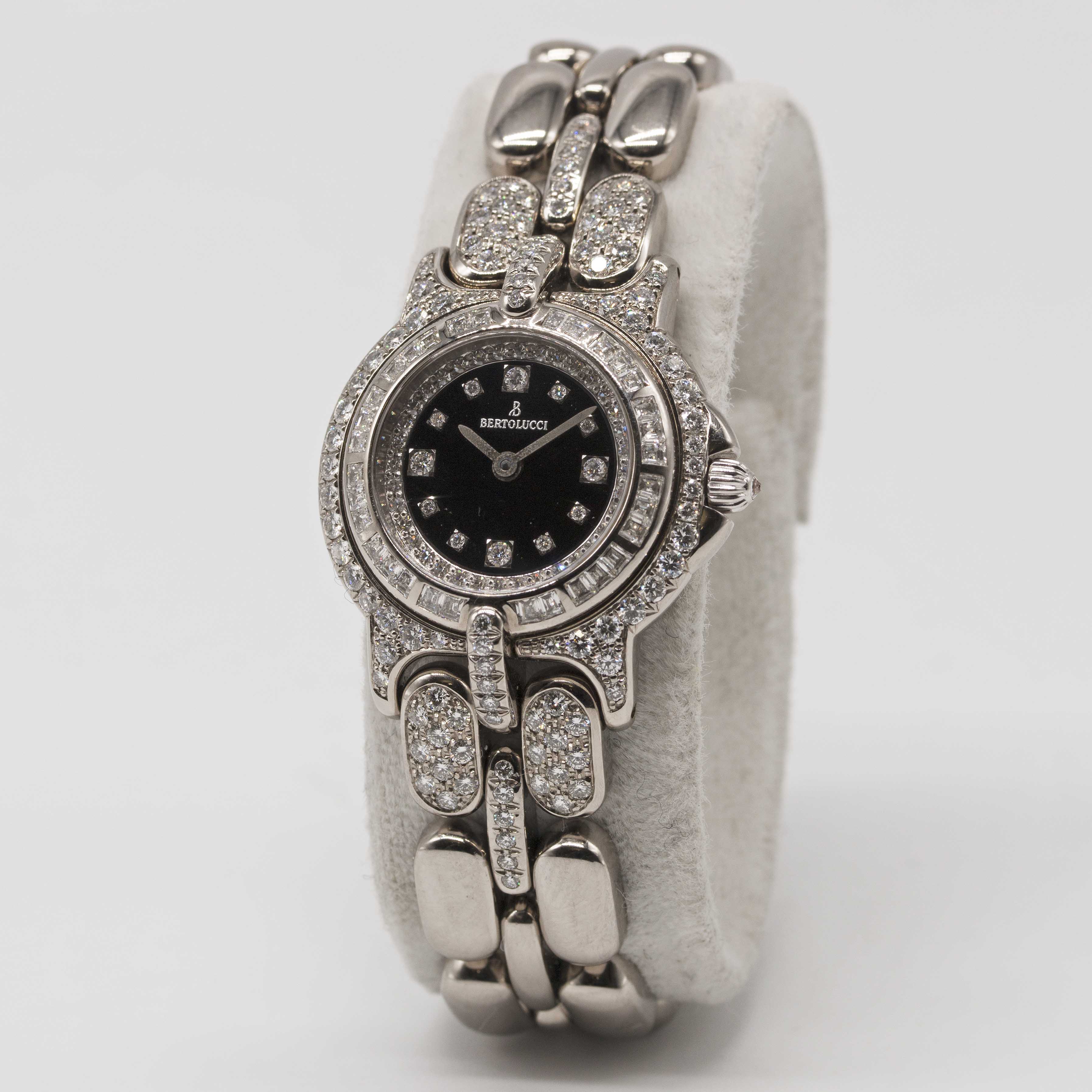 A LADIES 18K SOLID WHITE GOLD & DIAMOND BERTOLUCCI PULCHRA BRACELET WATCH CIRCA 1990s, WITH ORIGINAL - Image 3 of 7