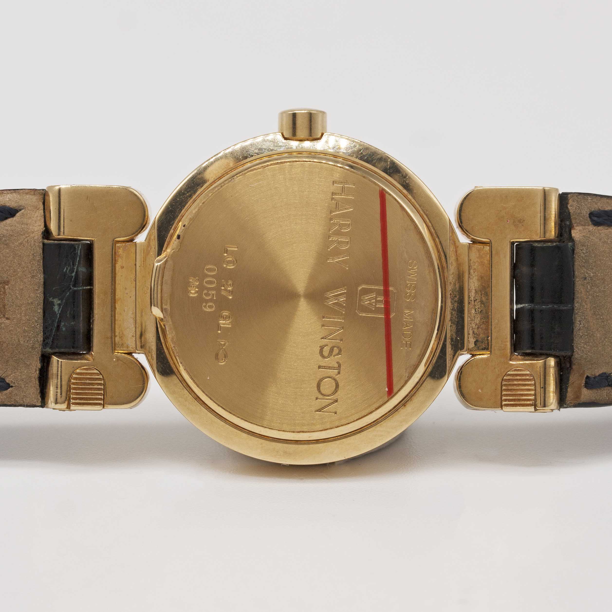 A LADIES 18K SOLID GOLD HARRY WINSTON WRIST WATCH CIRCA 1990s Movement: Quartz. Case: Diameter - Image 6 of 7