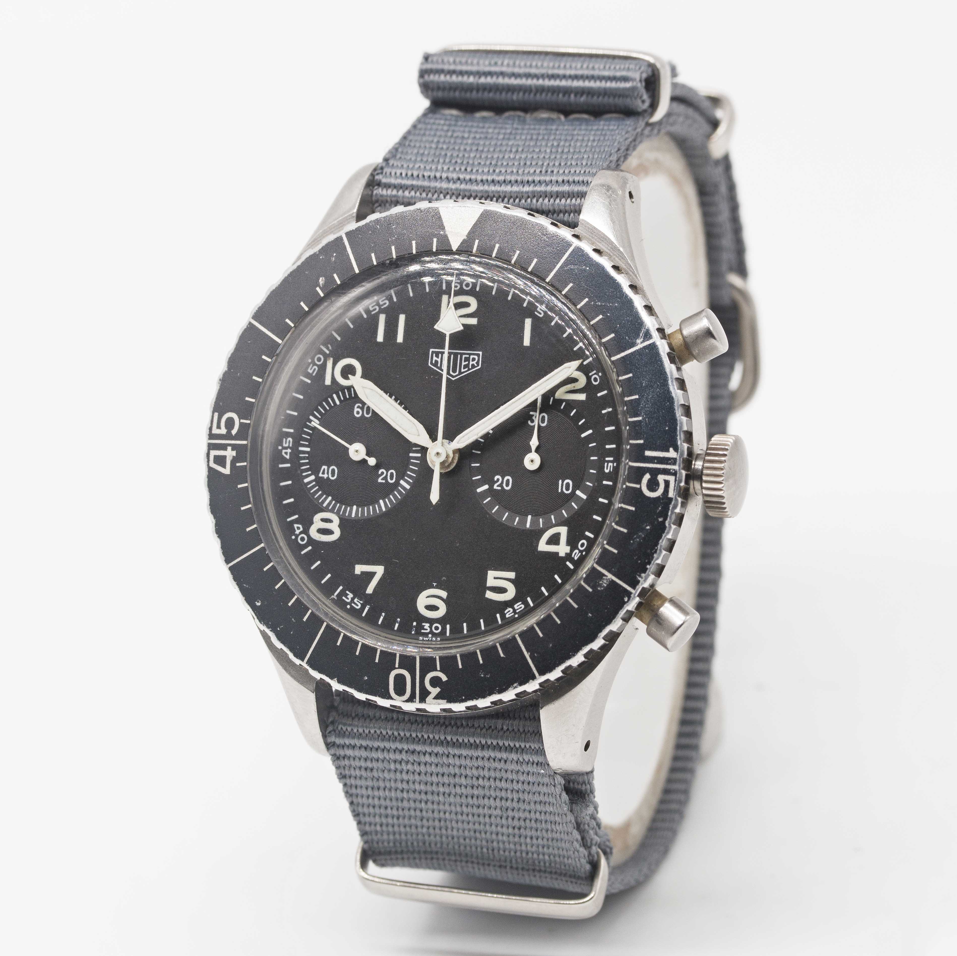 A GENTLEMAN'S STAINLESS STEEL GERMAN MILITARY HEUER BUND FLYBACK CHRONOGRAPH WRIST WATCH CIRCA 1970, - Image 3 of 5