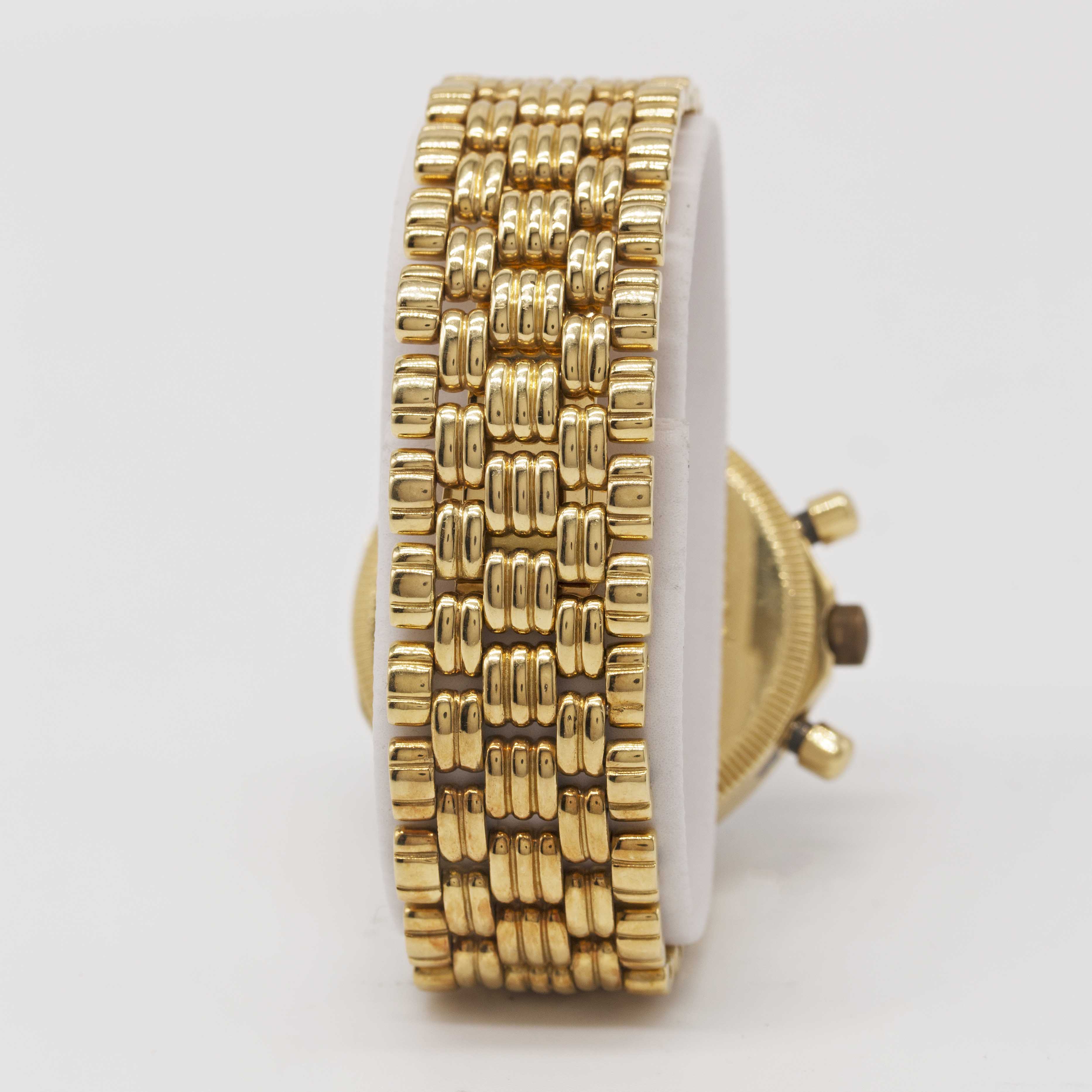 A GENTLEMAN'S 18K SOLID YELLOW GOLD GERALD GENTA CHRONOGRAPH BRACELET WATCH CIRCA 1990, REF. G - Image 5 of 6