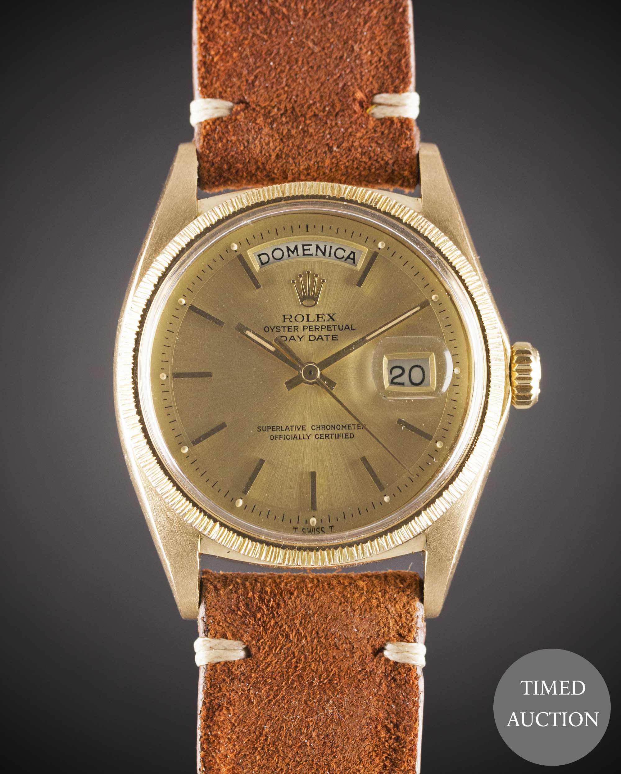 A GENTLEMAN'S 18K SOLID YELLOW GOLD ROLEX OYSTER PERPETUAL DAY DATE WRIST WATCH CIRCA 1971, REF.