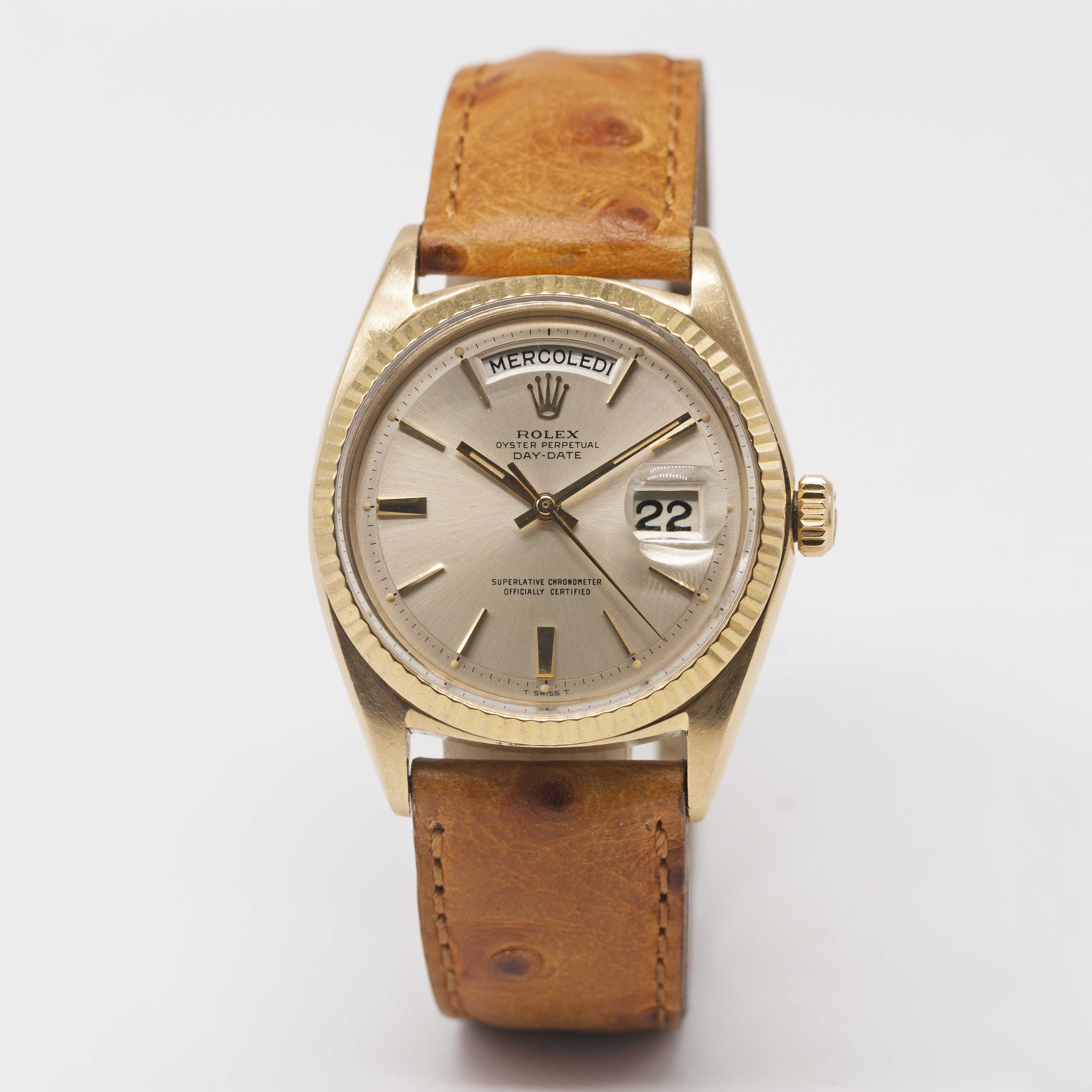 A GENTLEMAN'S 18K SOLID YELLOW GOLD ROLEX OYSTER PERPETUAL DAY DATE WRIST WATCH CIRCA 1963, REF. - Image 2 of 6