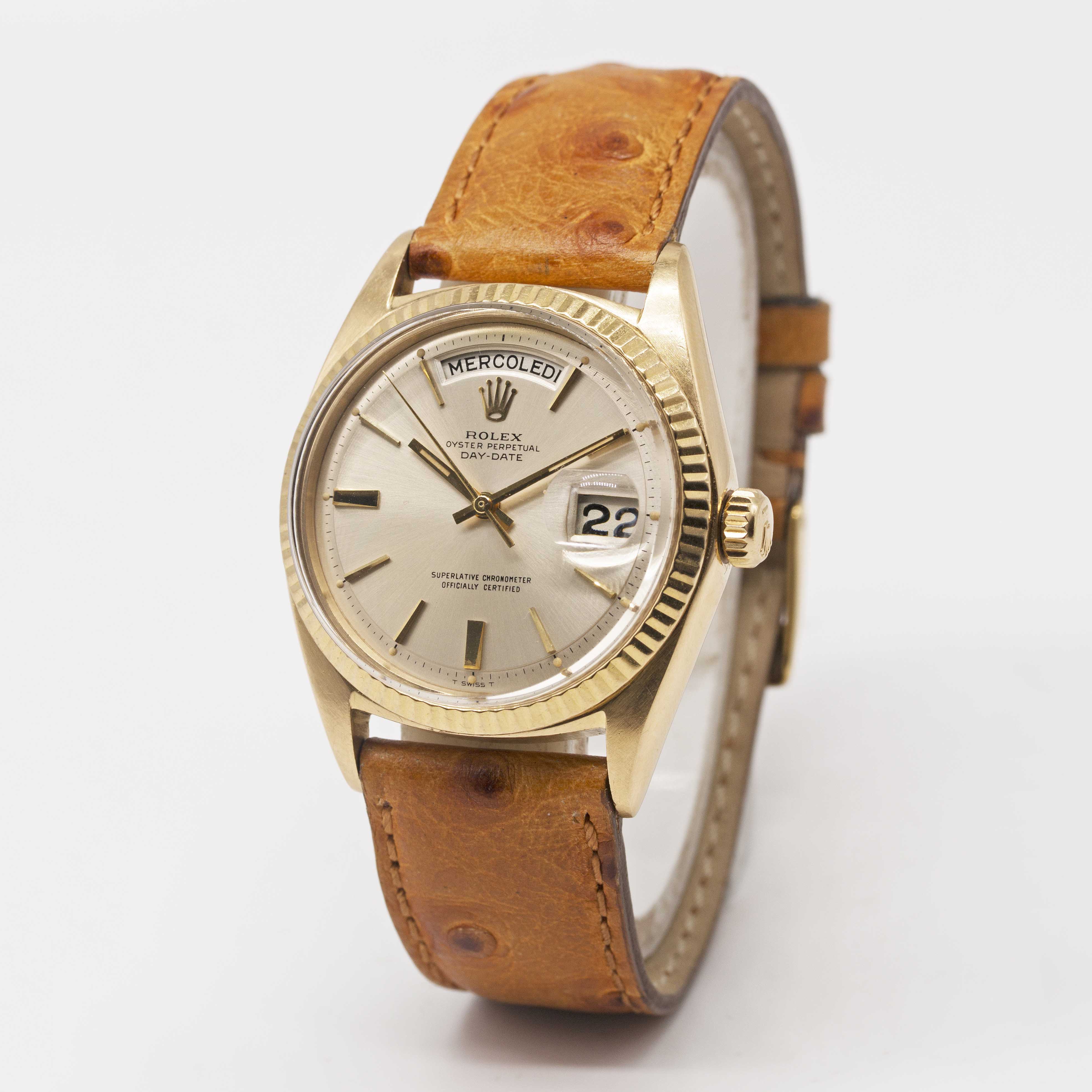 A GENTLEMAN'S 18K SOLID YELLOW GOLD ROLEX OYSTER PERPETUAL DAY DATE WRIST WATCH CIRCA 1963, REF. - Image 3 of 6