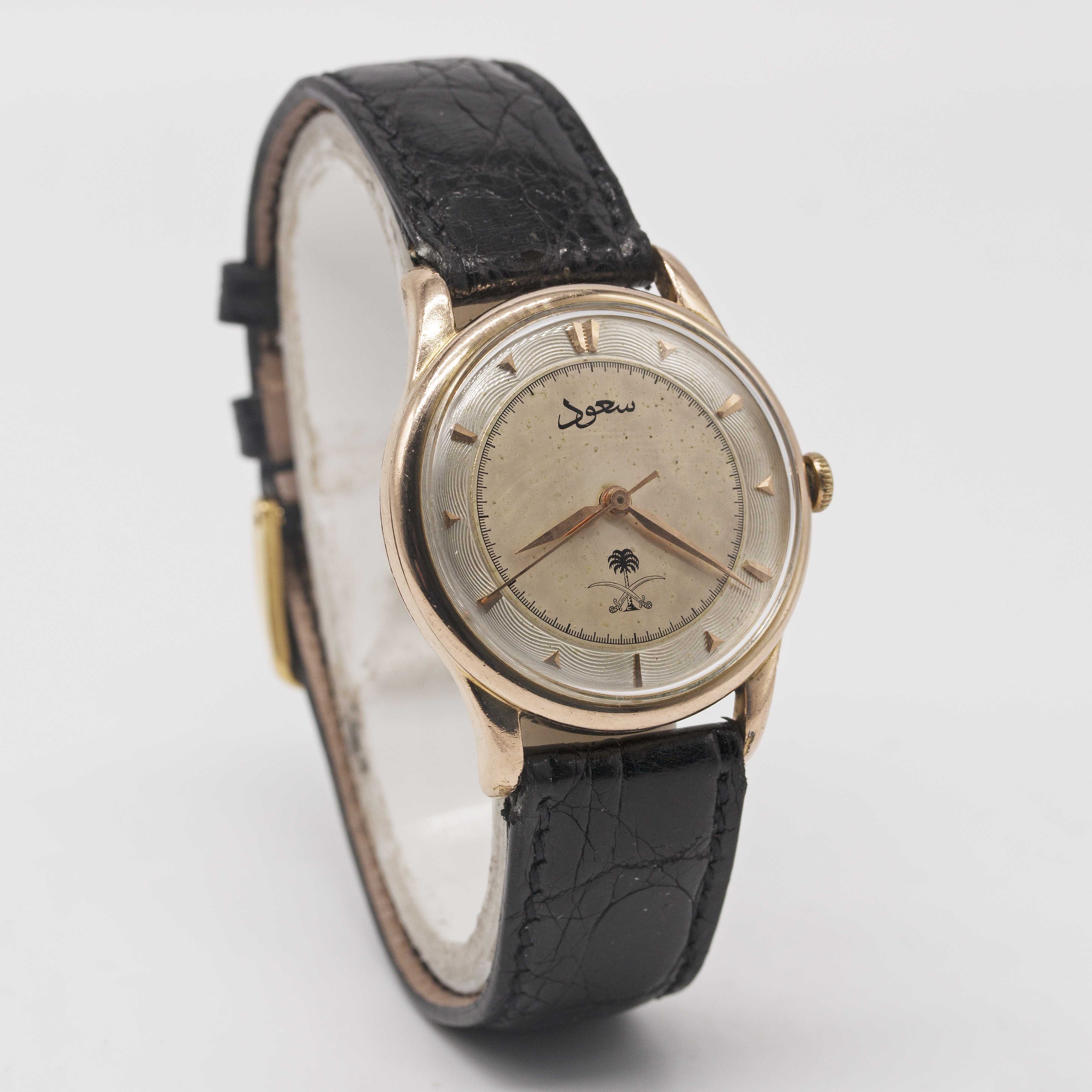 A GENTLEMAN'S PINK GOLD PLATED LONGINES WRIST WATCH CIRCA 1955, REF. 6393-5 TWO TONE SILVER DIAL - Image 4 of 6