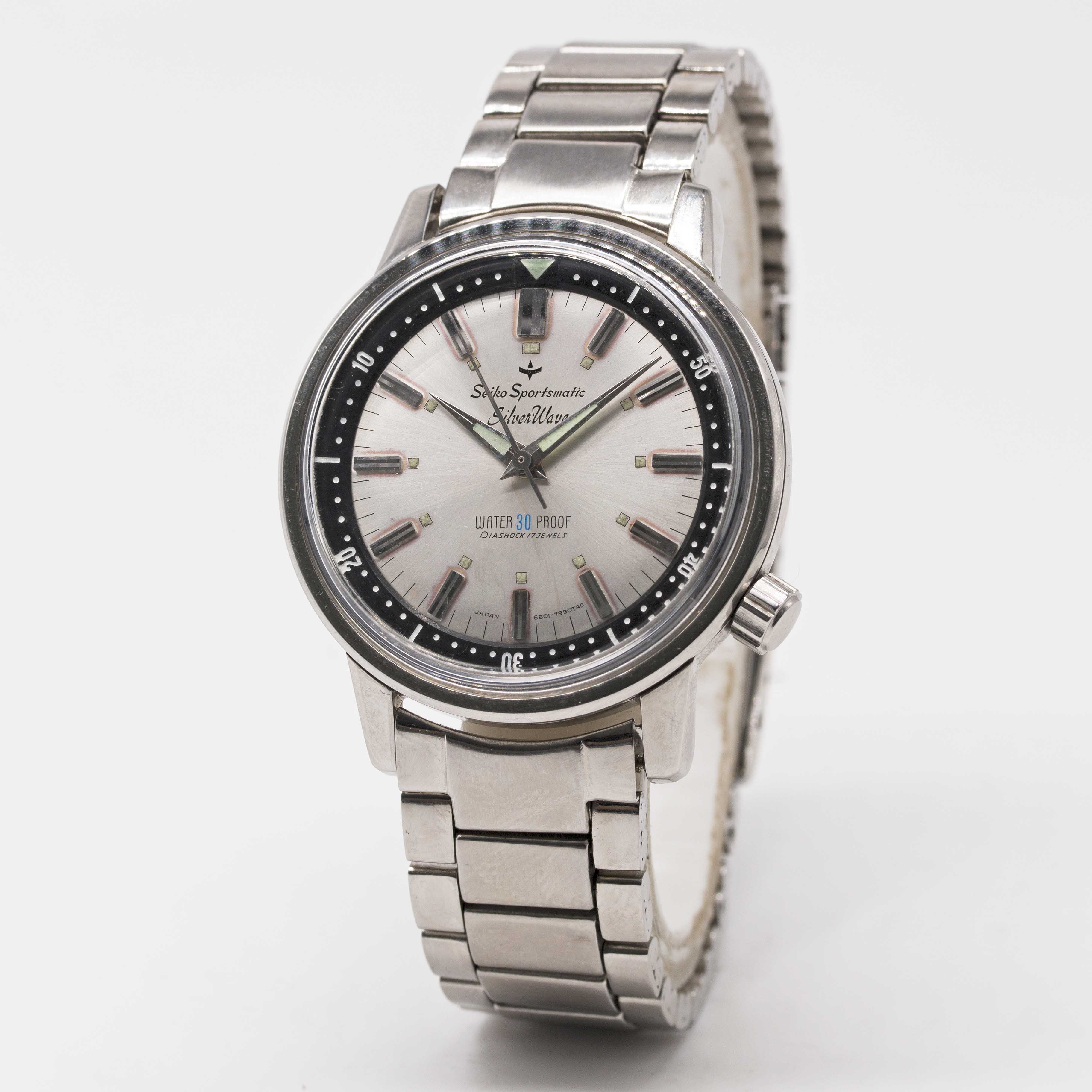 A GENTLEMAN'S STAINLESS STEEL SEIKO SPORTSMATIC SILVERWAVE AUTOMATIC DIVERS BRACELET WATCH CIRCA - Image 3 of 7