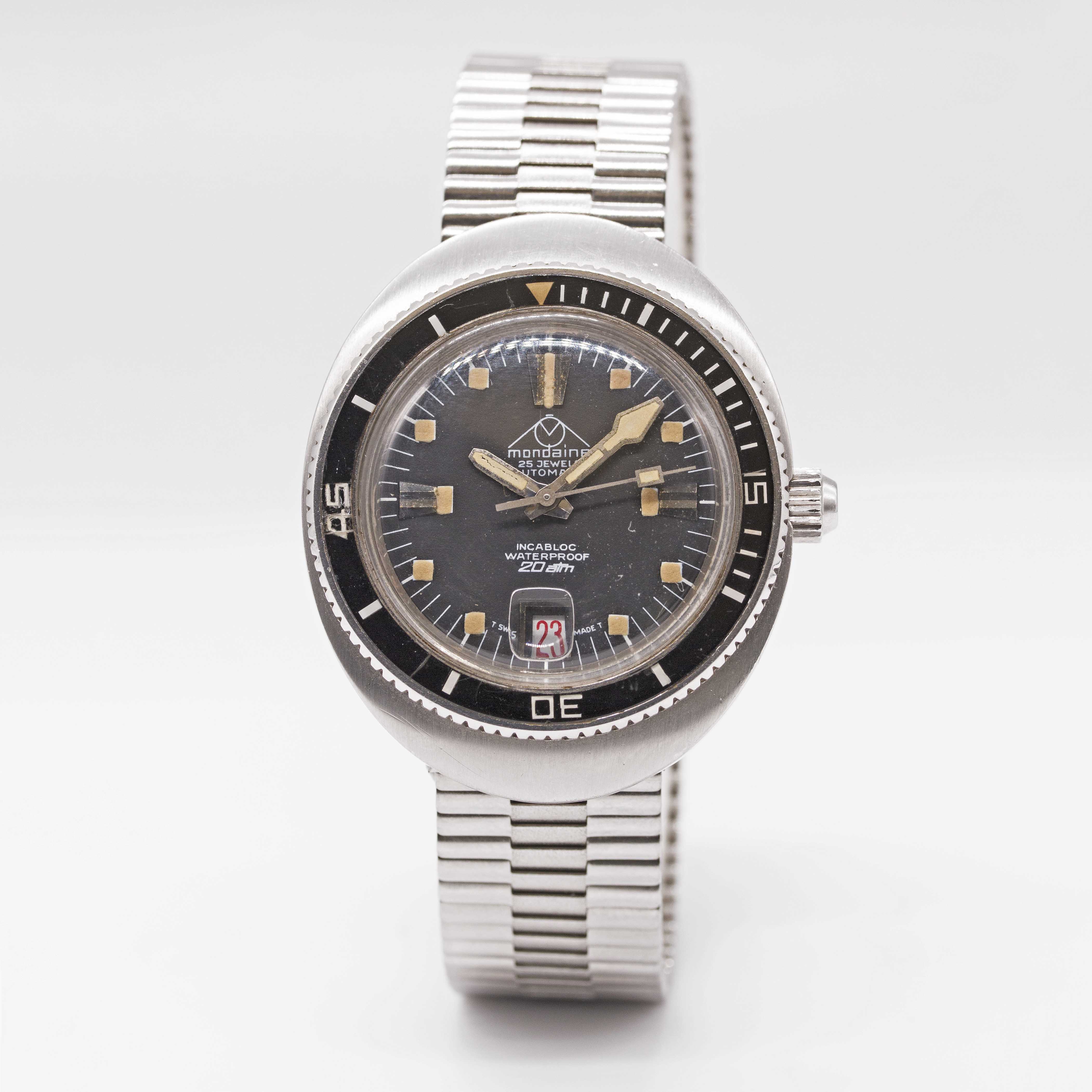 A GENTLEMAN'S STAINLESS STEEL MONDAINE AUTOMATIC DIVERS BRACELET WATCH CIRCA 1970, WITH "SERPENT" - Image 2 of 7