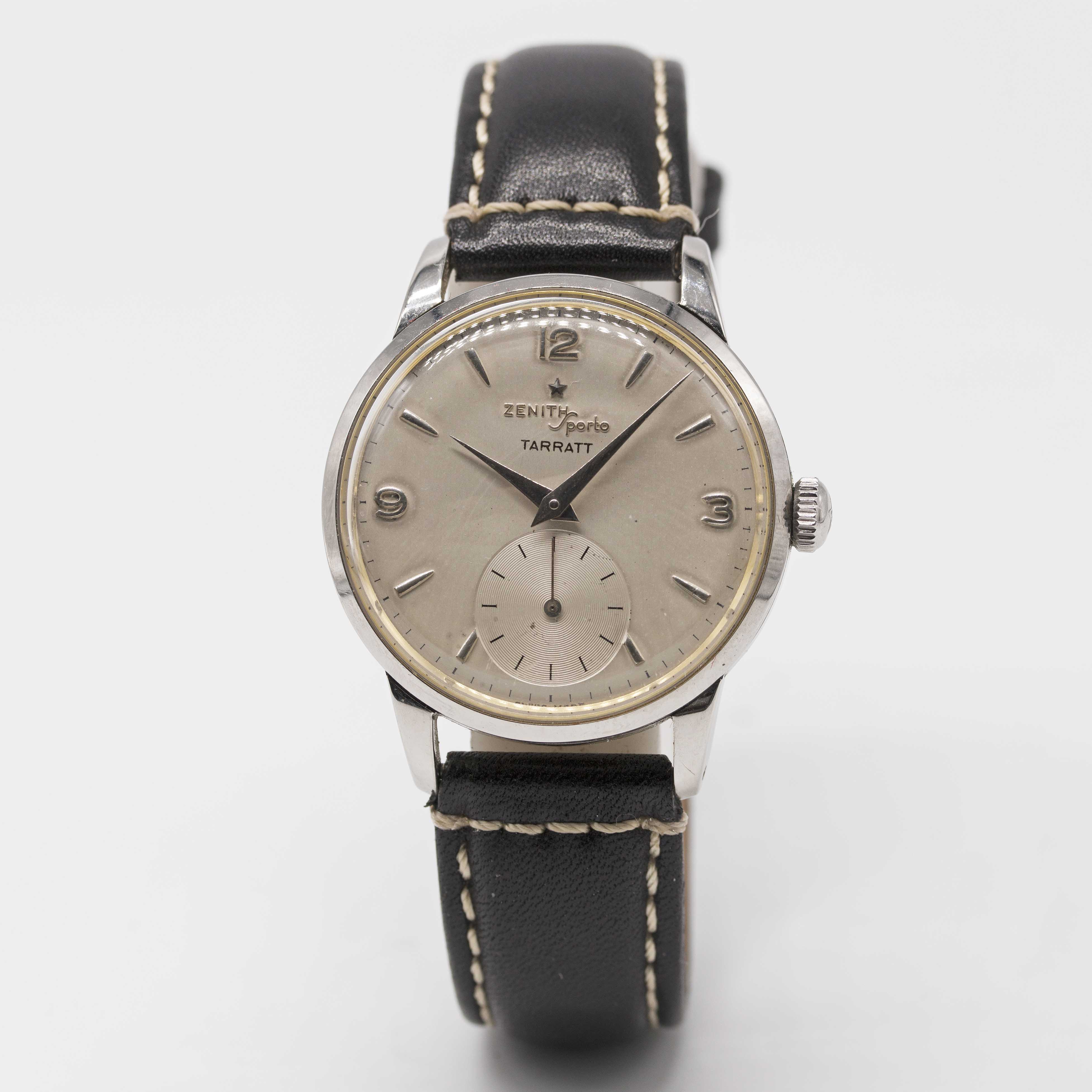 A GENTLEMAN'S STAINLESS STEEL ZENITH SPORTO WRIST WATCH CIRCA 1960, RETAILED BY TARRATT WITH CO- - Image 2 of 8