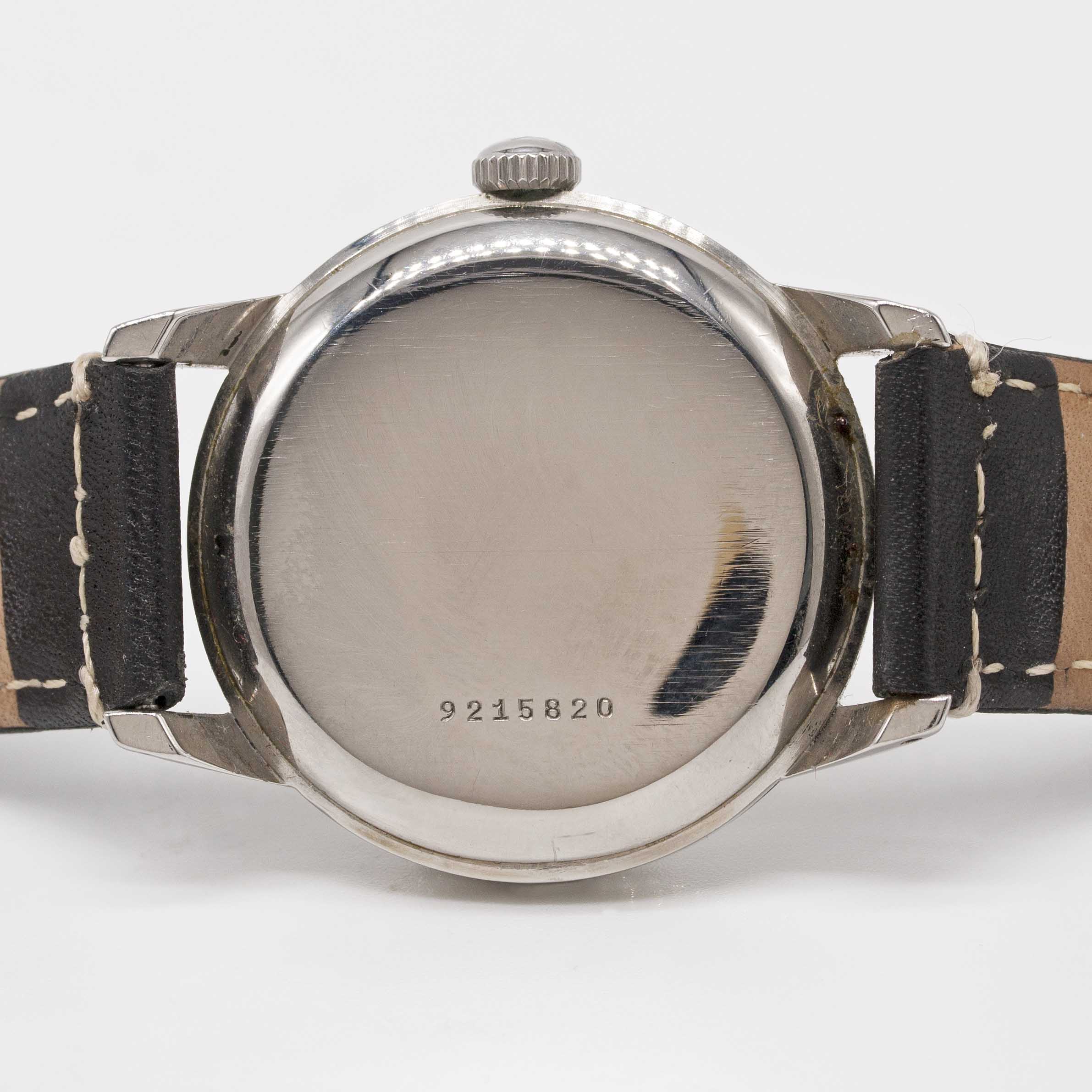 A GENTLEMAN'S STAINLESS STEEL ZENITH SPORTO WRIST WATCH CIRCA 1960, RETAILED BY TARRATT WITH CO- - Image 5 of 8