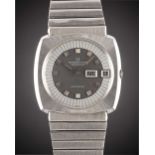 A GENTLEMAN'S STAINLESS STEEL UNIVERSAL GENEVE POLEROUTER AUTOMATIC BRACELET WATCH CIRCA 1979,