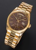 A GENTLEMAN'S 18K SOLID YELLOW GOLD ROLEX OYSTER PERPETUAL DAY DATE PRESIDENT BRACELET WATCH CIRCA