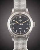 A GENTLEMAN'S STAINLESS STEEL BRITISH MILITARY OMEGA RAF PILOTS WRIST WATCH DATED 1953, REF. 2777-