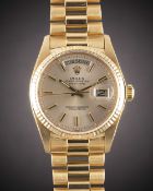 A GENTLEMAN'S 18K SOLID YELLOW GOLD ROLEX OYSTER PERPETUAL DAY DATE PRESIDENT BRACELET WATCH CIRCA