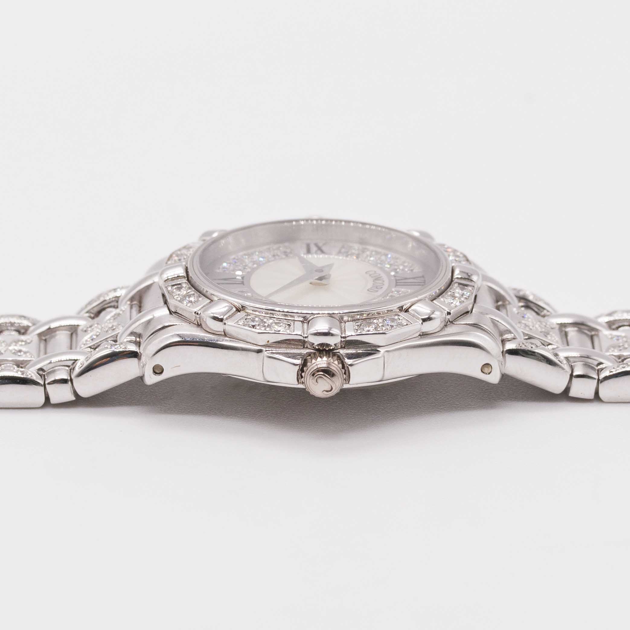 A LADIES 18K SOLID WHITE GOLD & DIAMOND CONCORD SARATOGA BRACELET WATCH CIRCA 1990s, REF. 61-36- - Image 7 of 9