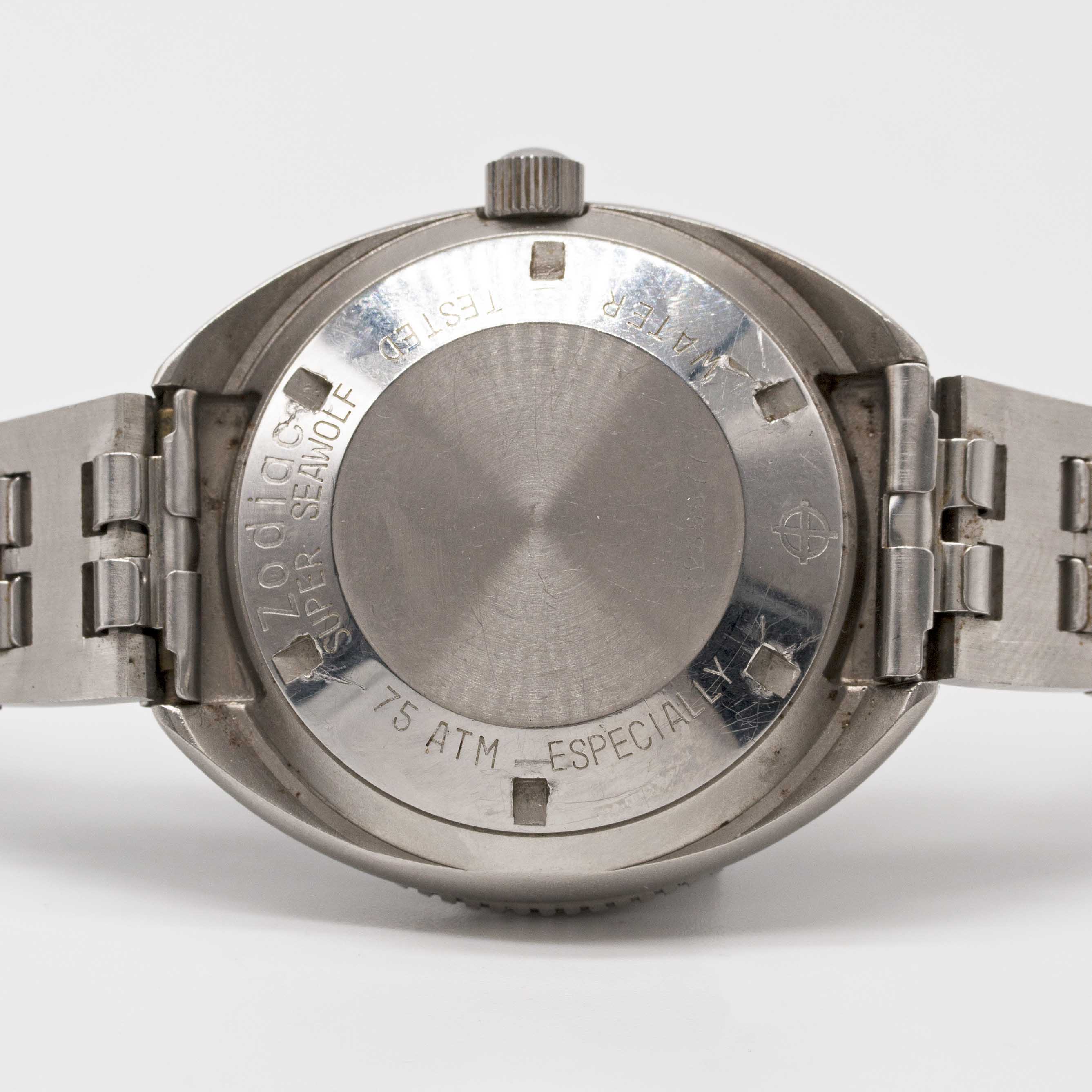 A GENTLEMAN'S STAINLESS STEEL ZODIAC SUPER SEA WOLF AUTOMATIC DIVERS BRACELET WATCH CIRCA 1970, REF. - Image 6 of 7