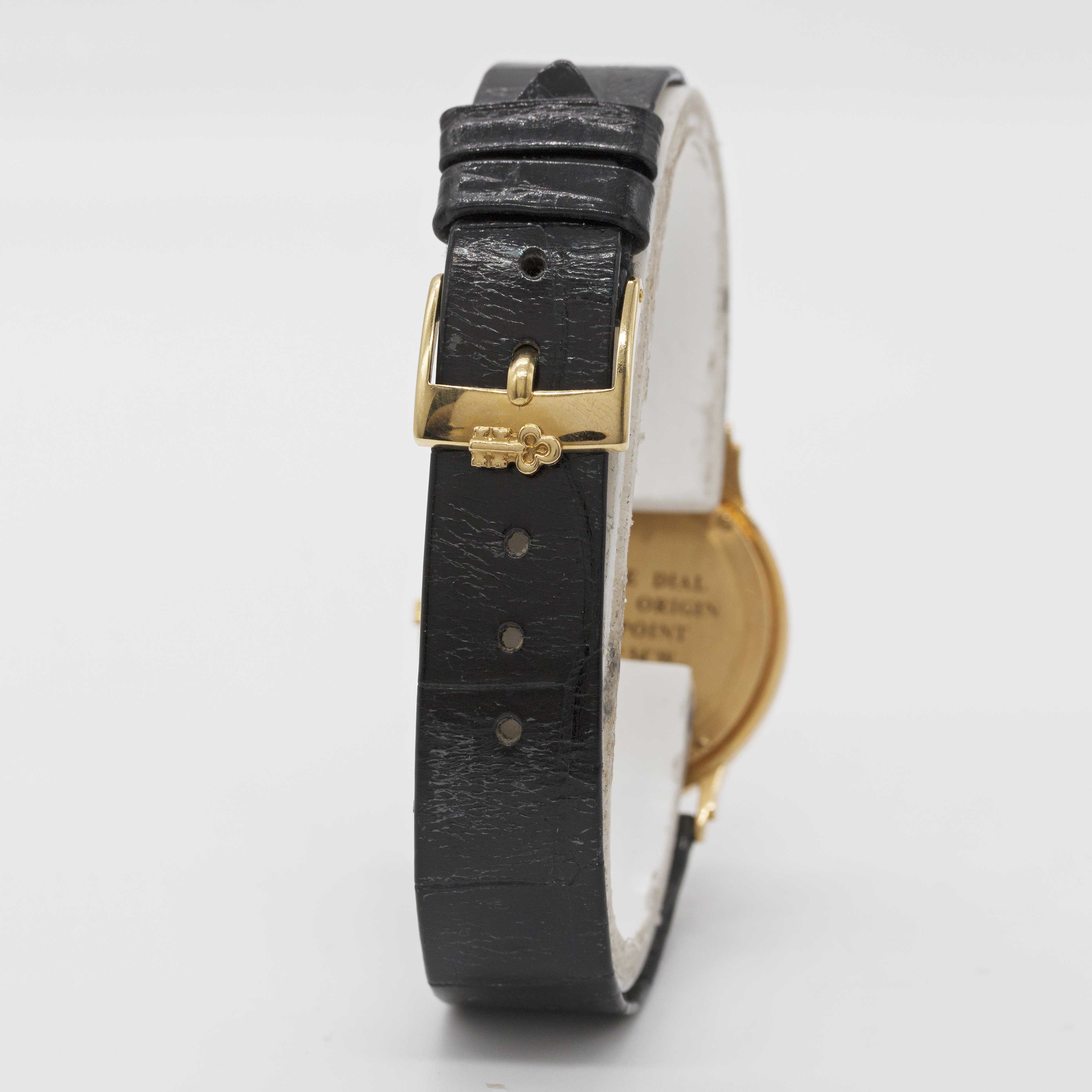 AN 18K SOLID YELLOW GOLD CORUM METEORITE WRIST WATCH CIRCA 1990s, REF. 50450-56 WITH "METEORITE DIAL - Image 5 of 8