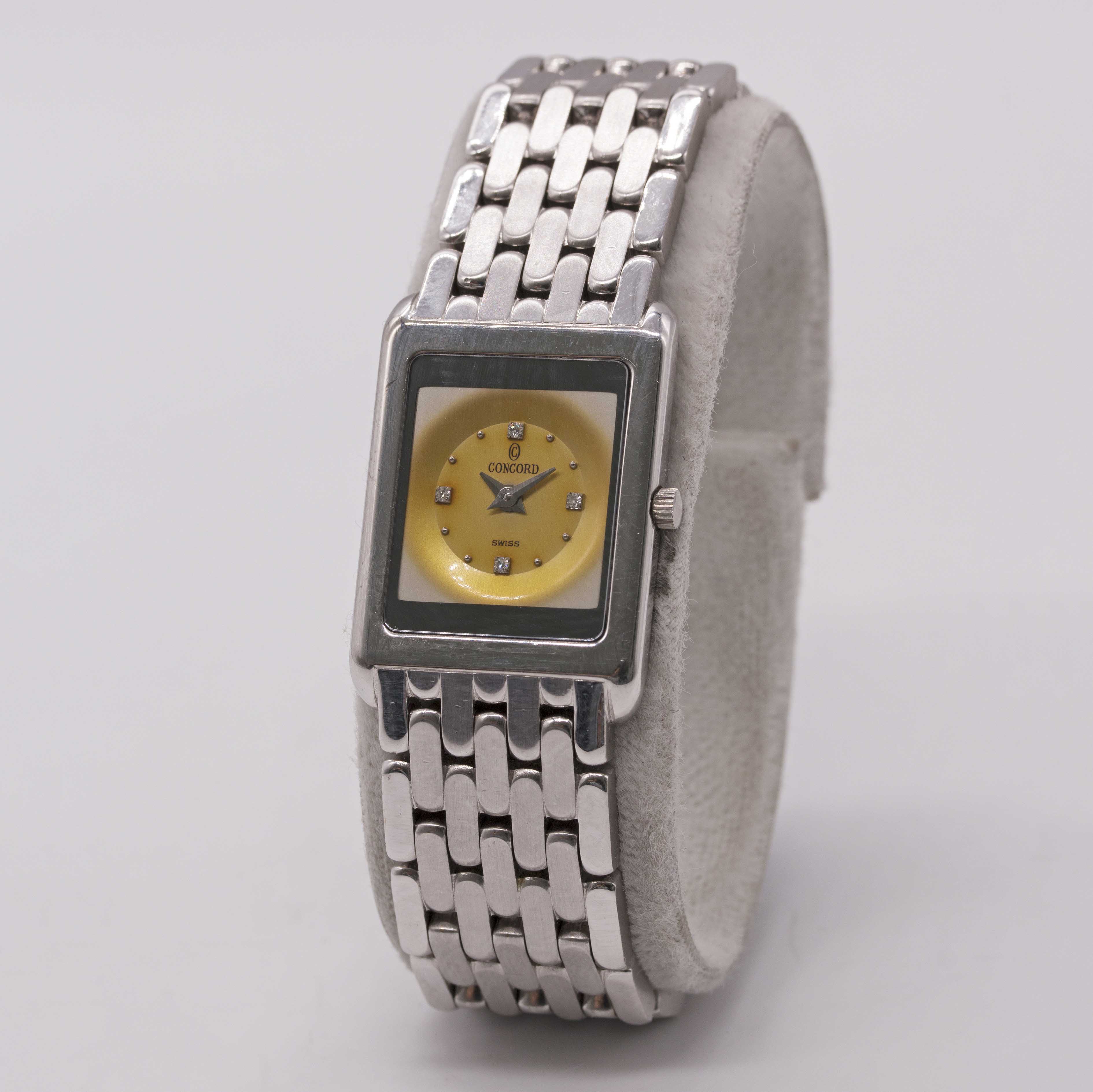 A LOT OF TWO LADIES WATCHES TO INCLUDE AN 18K SOLID YELLOW GOLD ROBERGE WRIST WATCH & AN 18K SOLID - Image 3 of 18