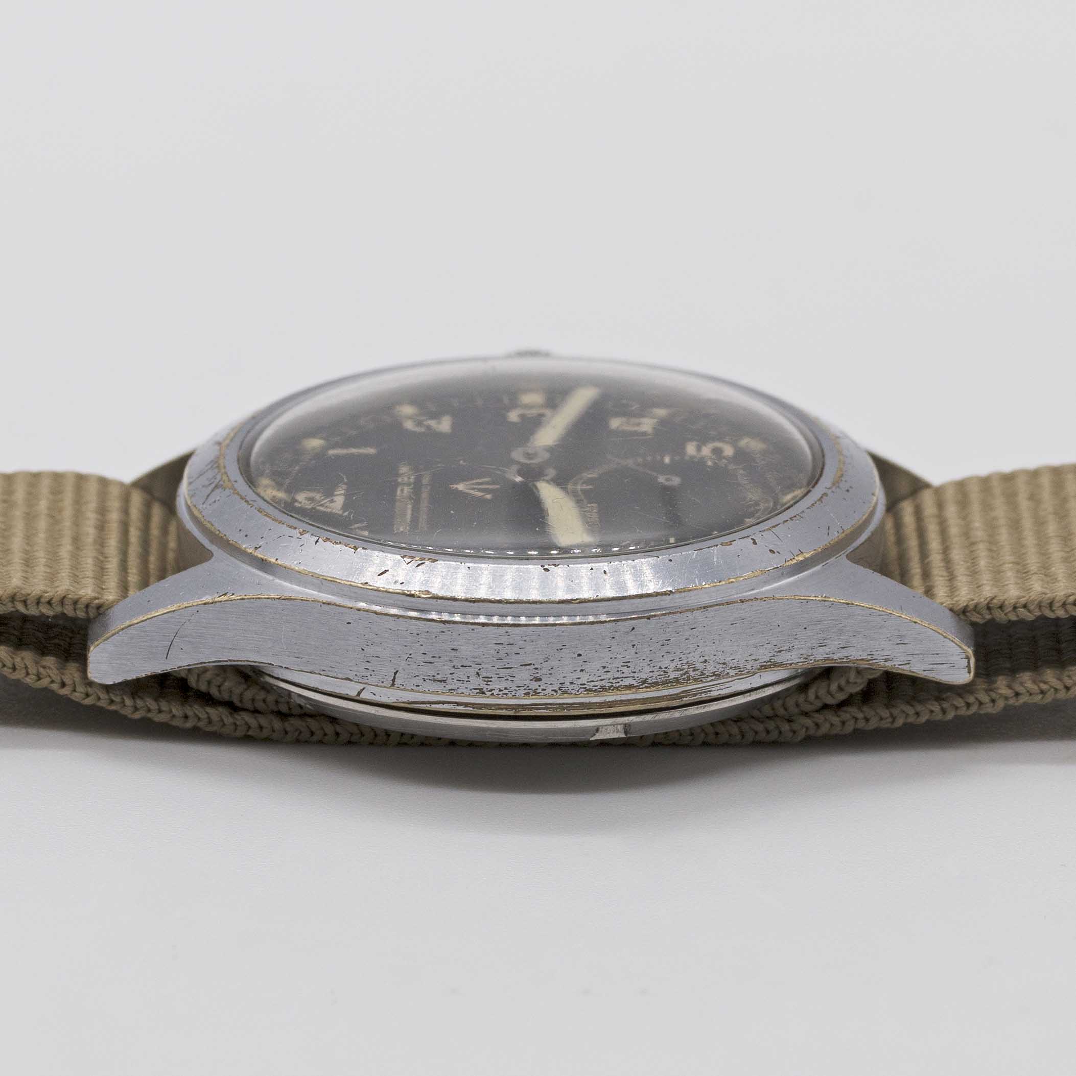 A GENTLEMAN'S BRITISH MILITARY BUREN GRAND PRIX W.W.W. WRIST WATCH CIRCA 1945, PART OF THE "DIRTY - Image 8 of 8