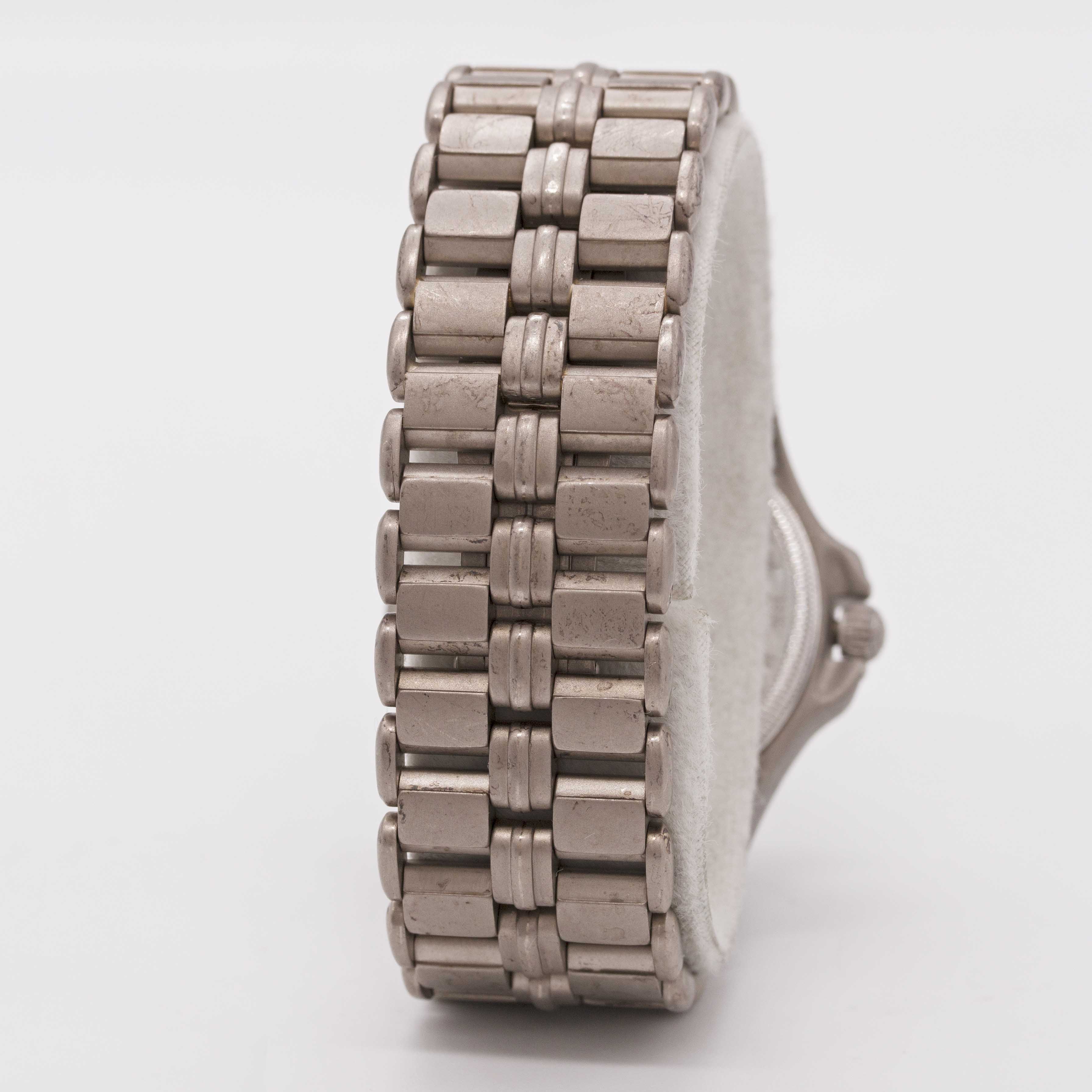 A GENTLEMAN'S SIZE 18K SOLID WHITE GOLD MAUBOUSSIN AUTOMATIC BRACELET WATCH CIRCA 1990s, REF. R02368 - Image 5 of 8