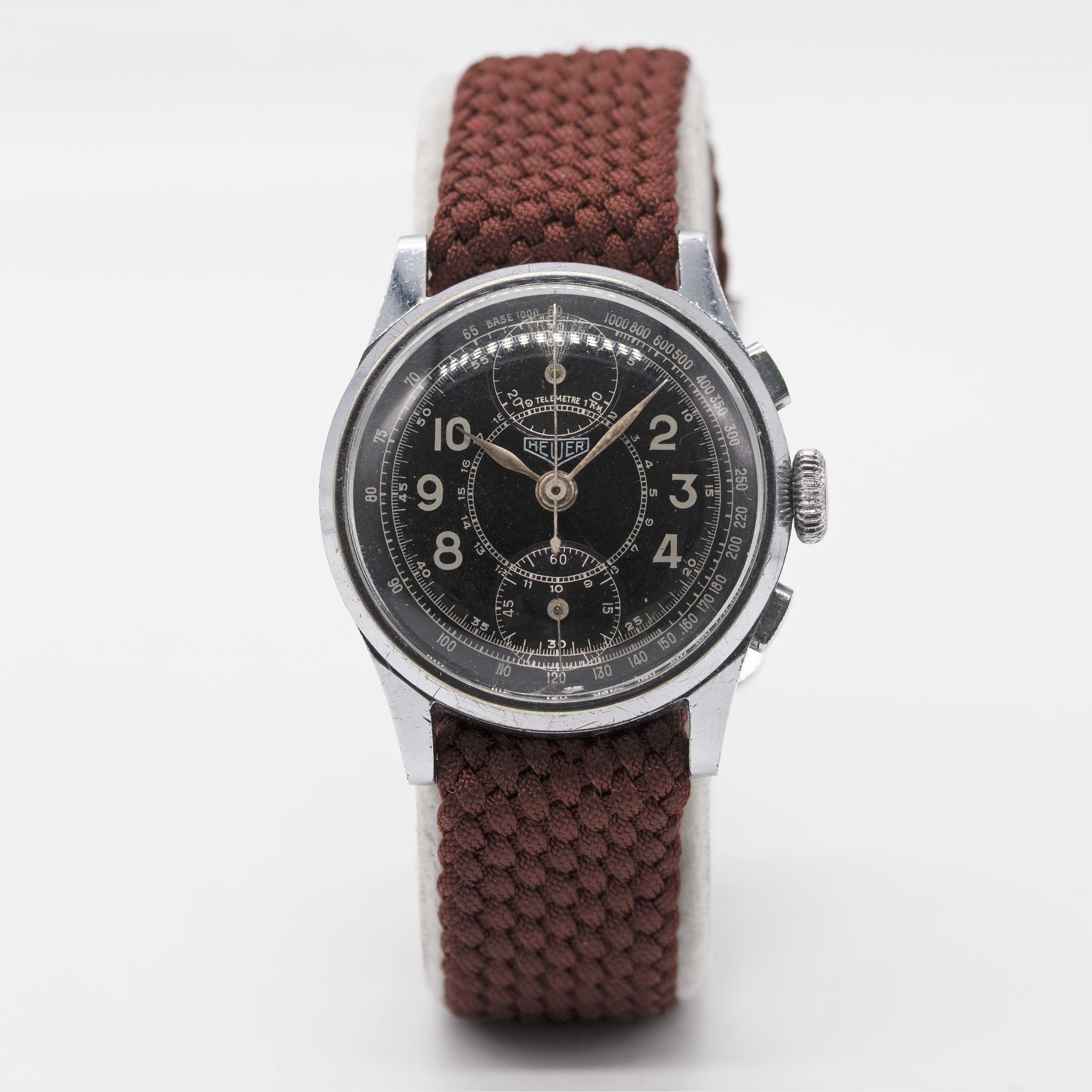 A GENTLEMAN'S HEUER "UP & DOWN" PILOTS CHRONOGRAPH WRIST WATCH CIRCA 1940, WITH GLOSS BLACK GILT - Image 2 of 8