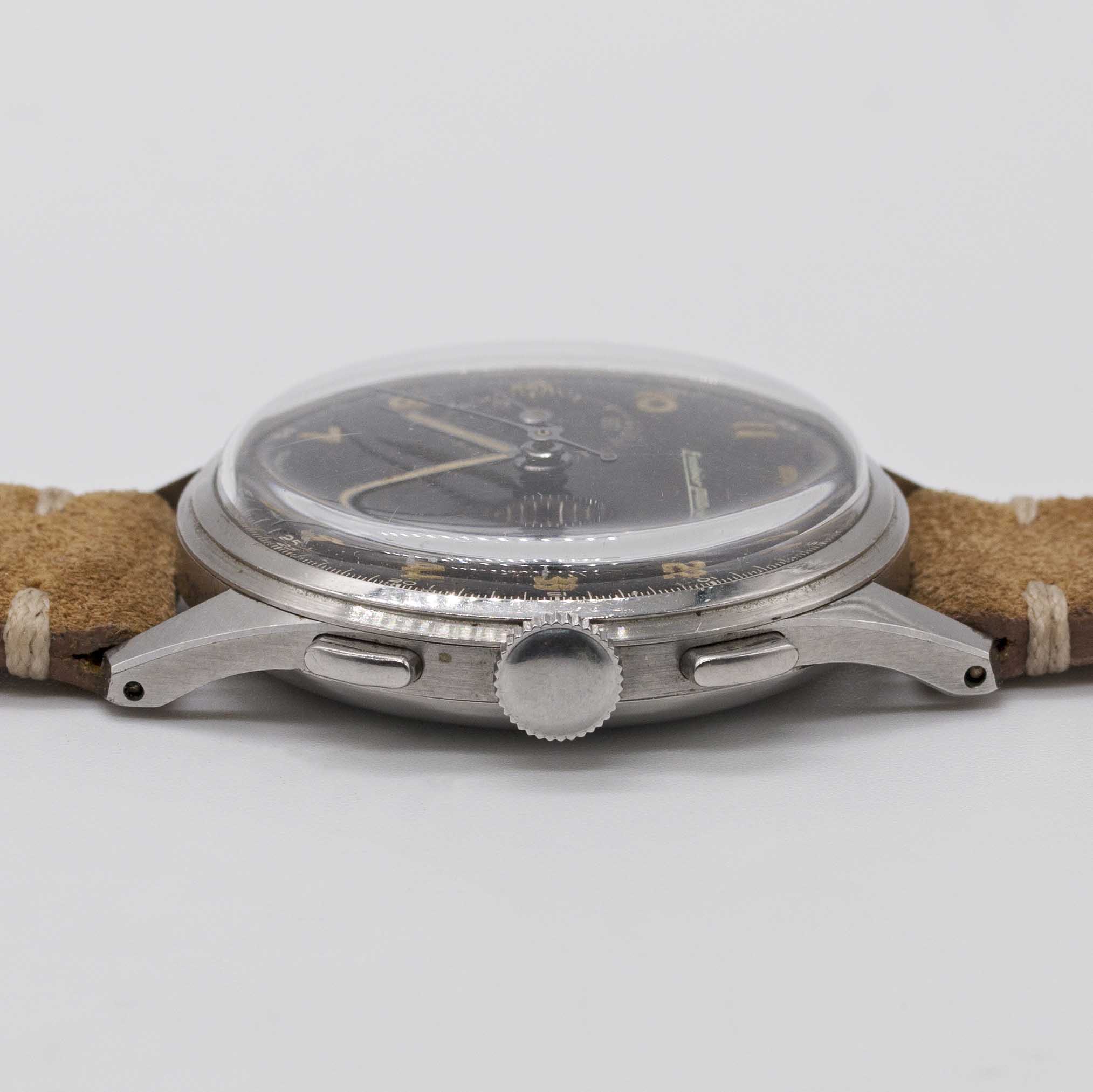 A GENTLEMAN'S STAINLESS STEEL EXCELSIOR PARK CHRONOGRAPH WRIST WATCH CIRCA 1950s, WITH GLOSS - Image 7 of 8