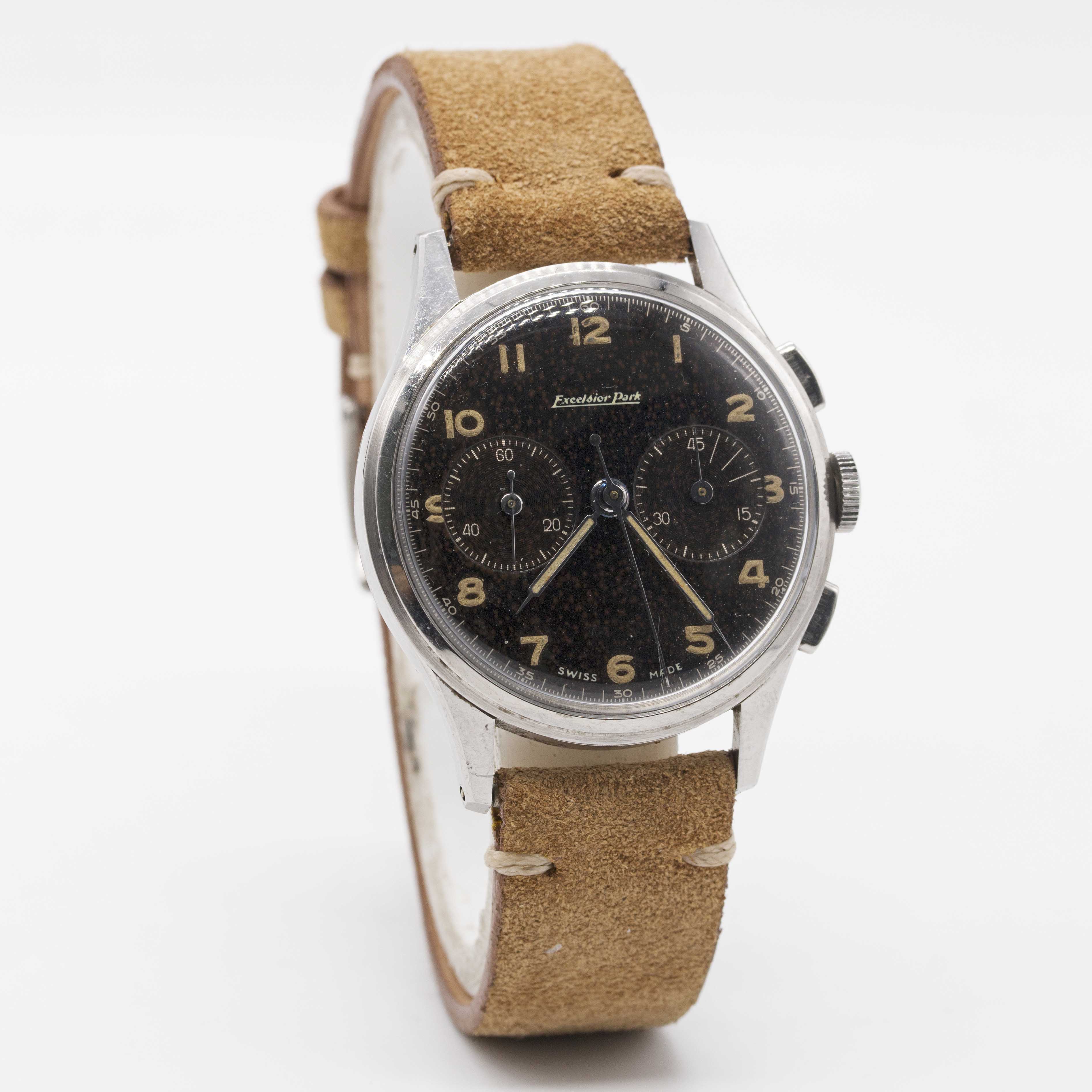 A GENTLEMAN'S STAINLESS STEEL EXCELSIOR PARK CHRONOGRAPH WRIST WATCH CIRCA 1950s, WITH GLOSS - Image 4 of 8