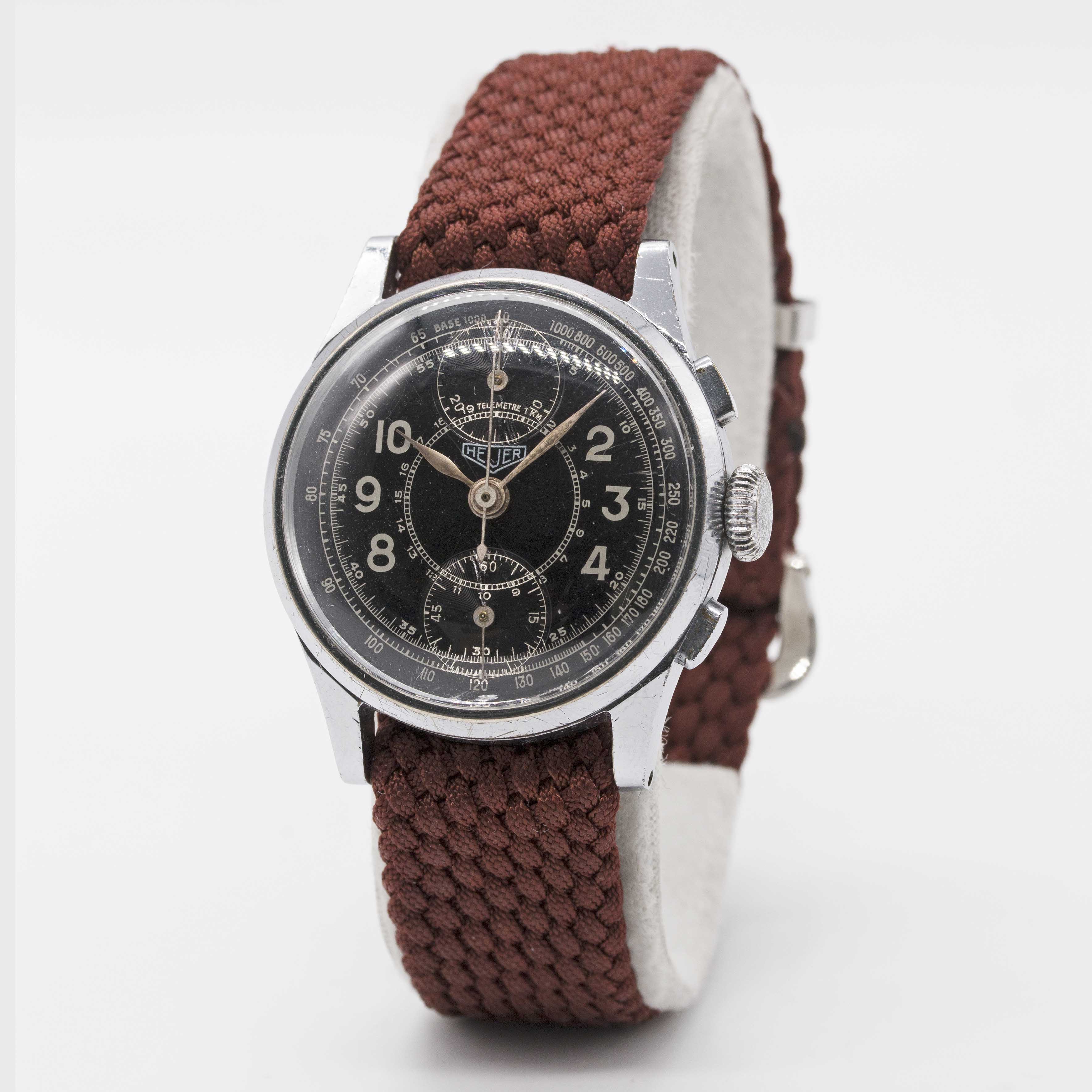 A GENTLEMAN'S HEUER "UP & DOWN" PILOTS CHRONOGRAPH WRIST WATCH CIRCA 1940, WITH GLOSS BLACK GILT - Image 3 of 8