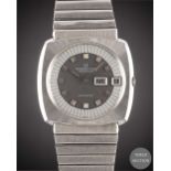 A GENTLEMAN'S STAINLESS STEEL UNIVERSAL GENEVE POLEROUTER AUTOMATIC BRACELET WATCH CIRCA 1979,