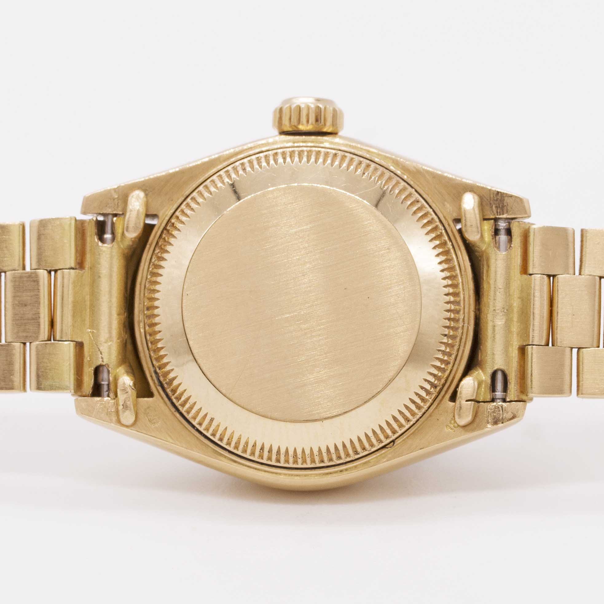 A LADIES 18K SOLID GOLD ROLEX OYSTER PERPETUAL DATEJUST BRACELET WATCH CIRCA 1985, REF. 69178 WITH - Image 6 of 10