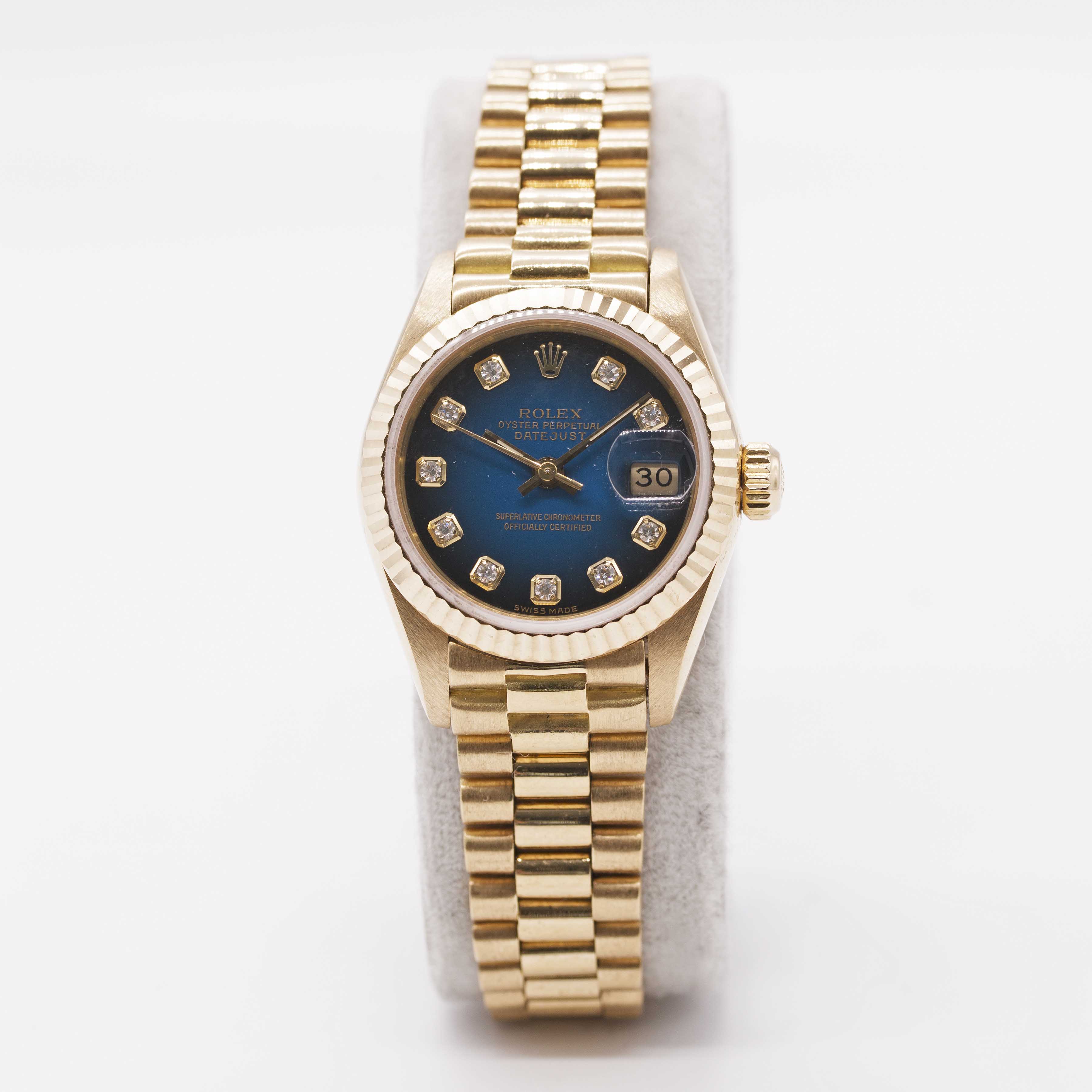 A LADIES 18K SOLID GOLD ROLEX OYSTER PERPETUAL DATEJUST BRACELET WATCH CIRCA 1985, REF. 69178 WITH - Image 2 of 10