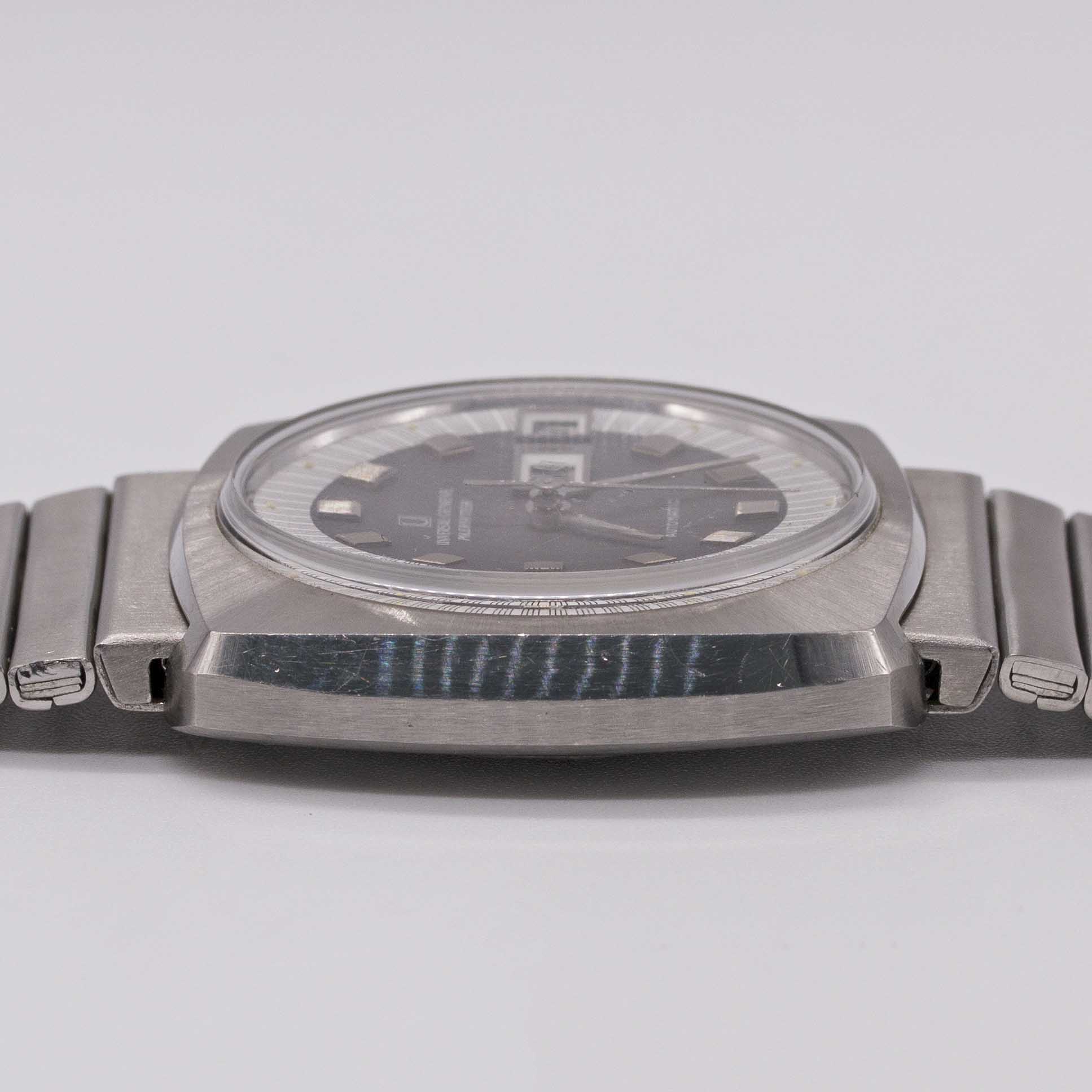 A GENTLEMAN'S STAINLESS STEEL UNIVERSAL GENEVE POLEROUTER AUTOMATIC BRACELET WATCH CIRCA 1979, - Image 9 of 9