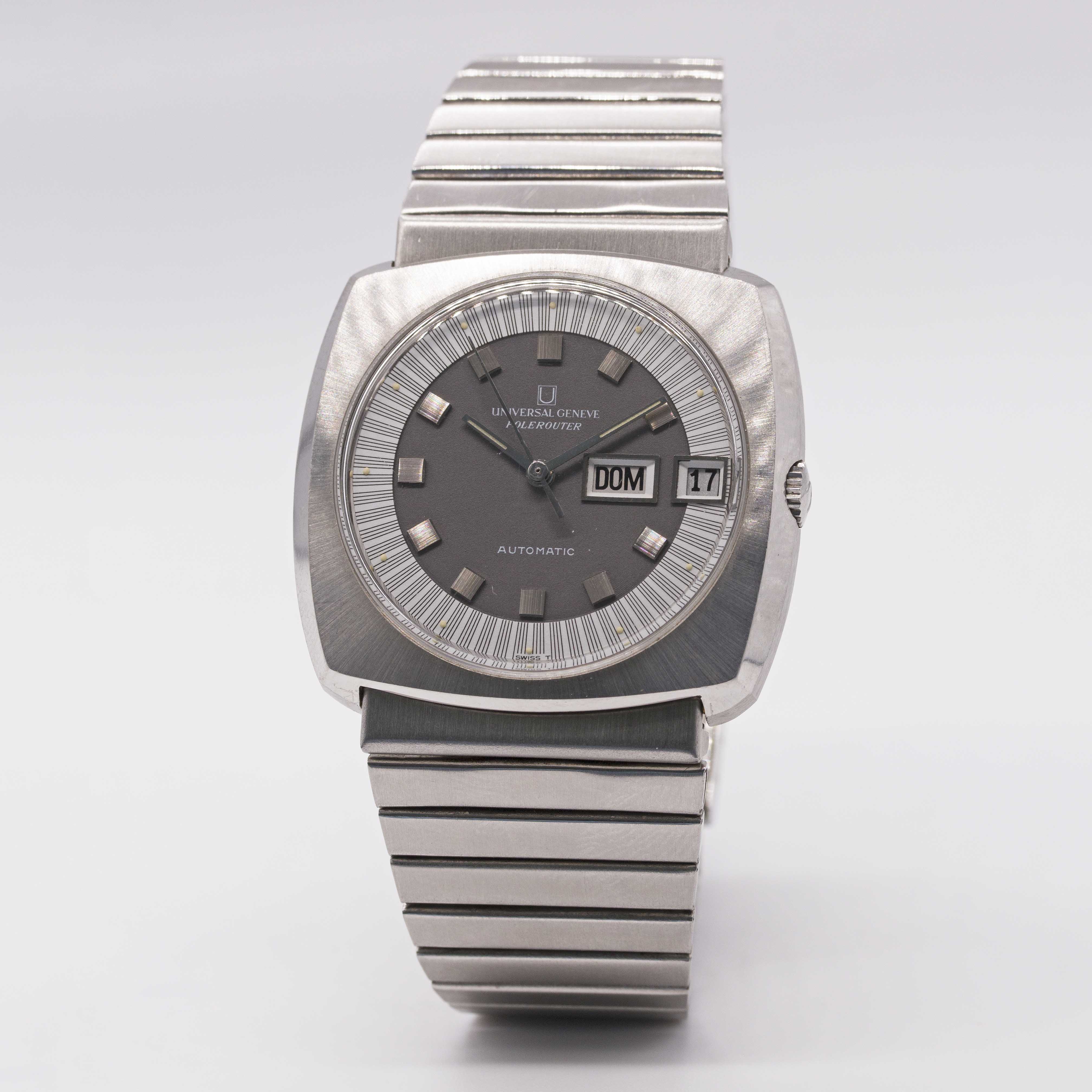 A GENTLEMAN'S STAINLESS STEEL UNIVERSAL GENEVE POLEROUTER AUTOMATIC BRACELET WATCH CIRCA 1979, - Image 3 of 9