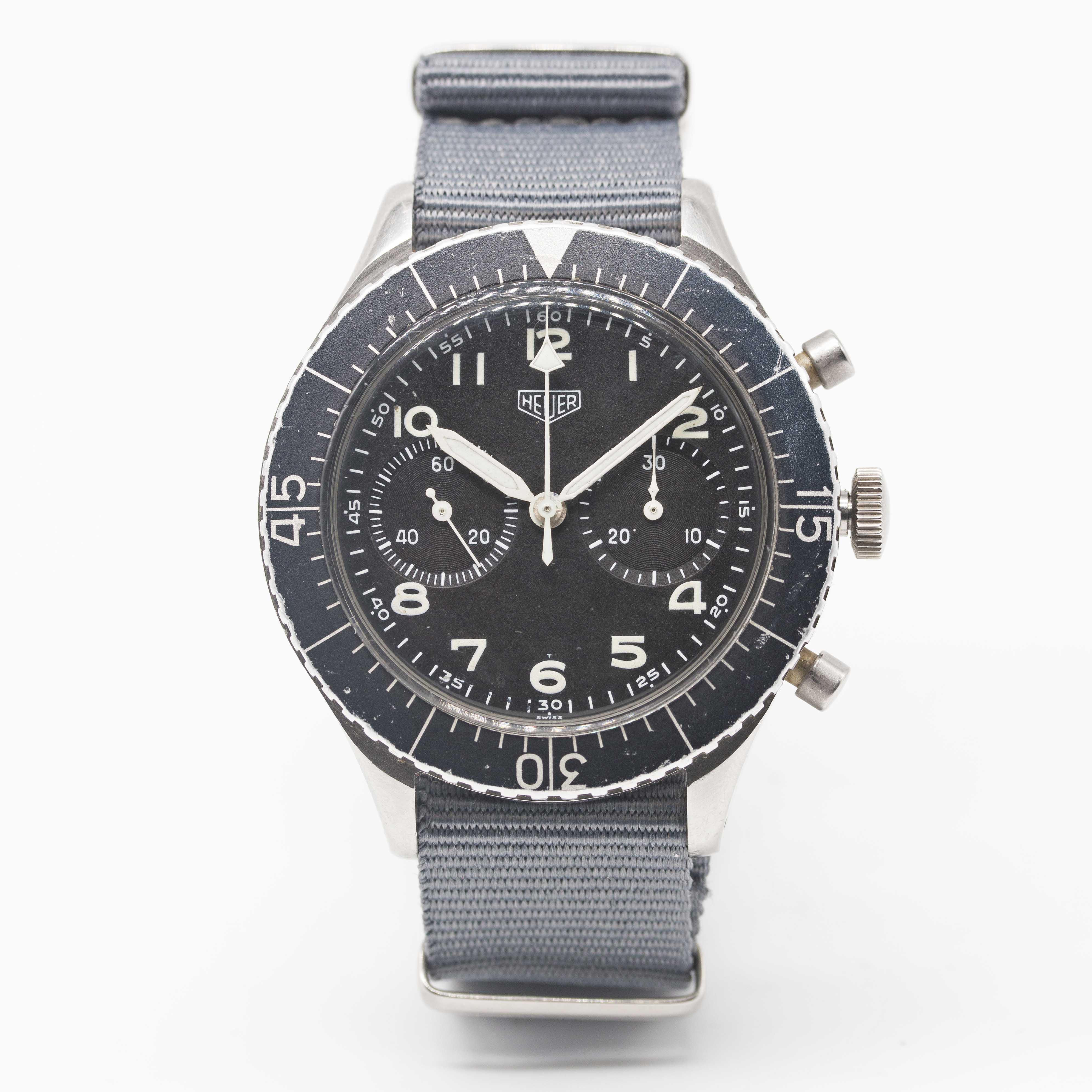 A GENTLEMAN'S STAINLESS STEEL GERMAN MILITARY HEUER BUND FLYBACK CHRONOGRAPH WRIST WATCH CIRCA 1970, - Image 2 of 5