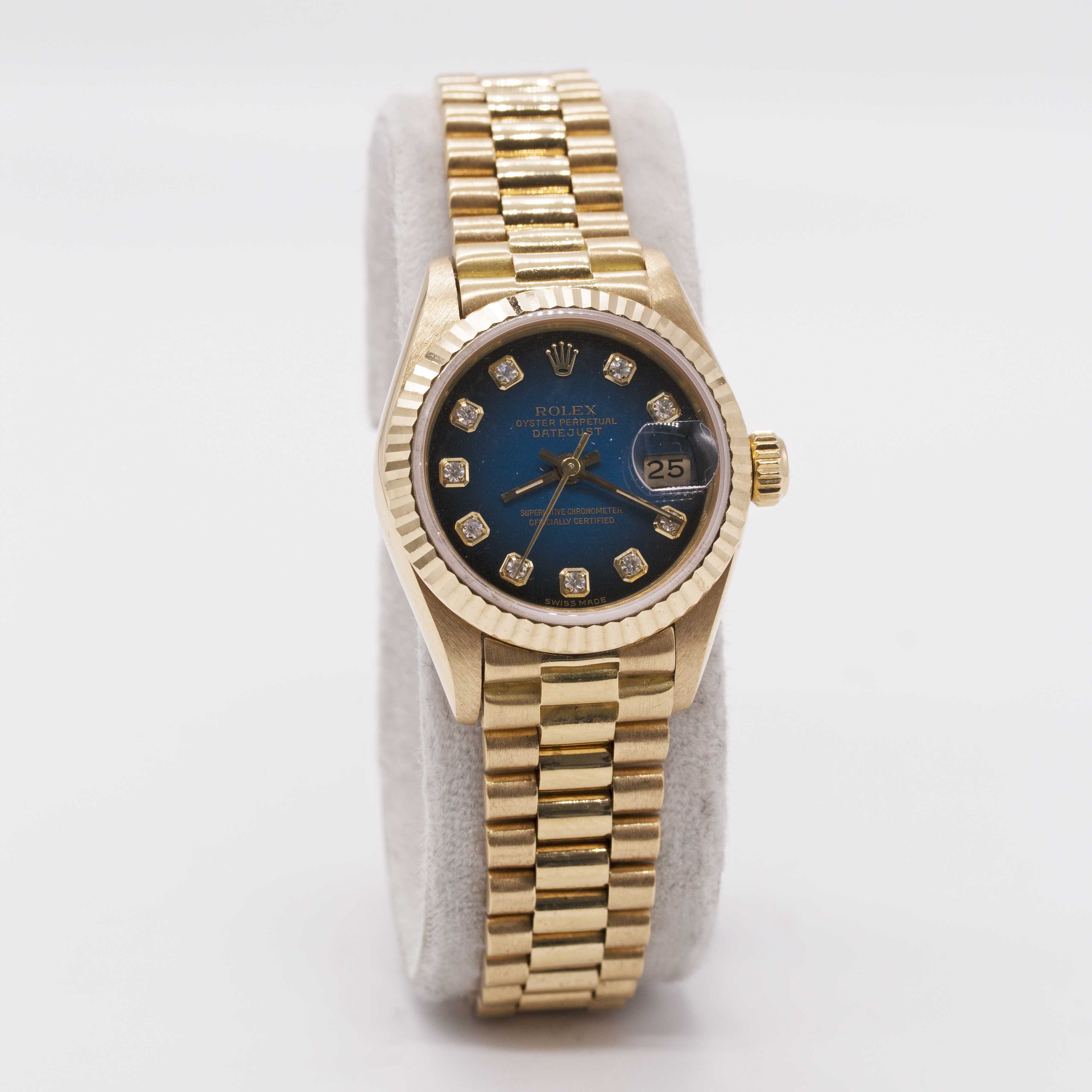 A LADIES 18K SOLID GOLD ROLEX OYSTER PERPETUAL DATEJUST BRACELET WATCH CIRCA 1985, REF. 69178 WITH - Image 4 of 10