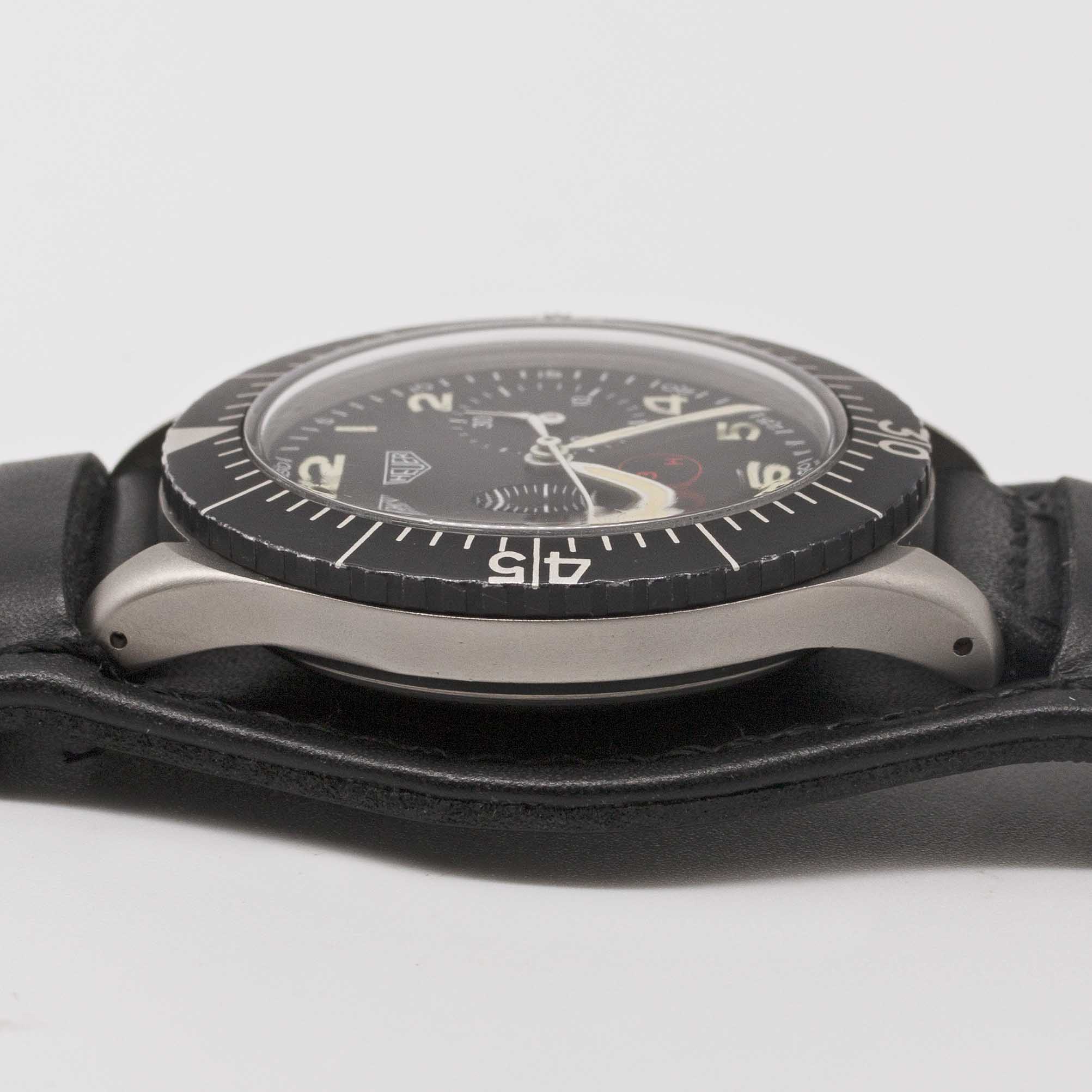 A GENTLEMAN'S STAINLESS STEEL GERMAN MILITARY HEUER "BUND" FLYBACK CHRONOGRAPH WRIST WATCH CIRCA - Image 7 of 7